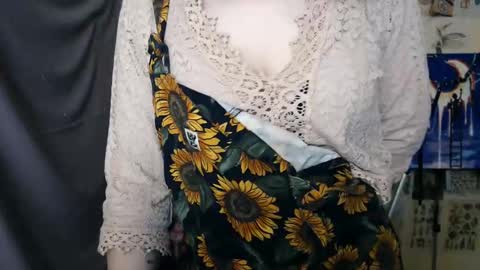 Snapshot of veryveryvery_shy chatting on February 20, 6:39 am veryveryvery_shy online show from February 20, 6:39 am