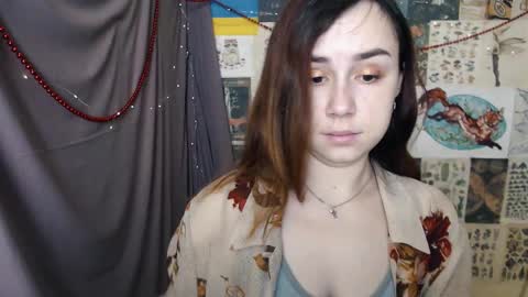 Snapshot of veryveryvery_shy chatting on December 21, 6:52 am veryveryvery_shy online show from December 21, 6:52 am