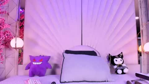 Vesper Velvet  online show from June 13, 5:16 am