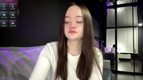 Esta online show from February 15, 4:06 pm