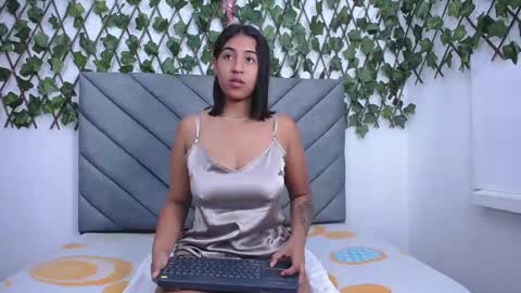 Snapshot of vfridaper chatting on September 30, 12:11 pm Frida online show from September 30, 12:11 pm