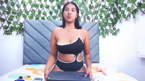 Snapshot of vfridaper chatting on October 9, 1:59 pm Frida online show from October 9, 1:59 pm