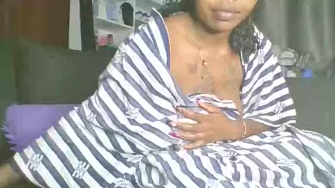 Snapshot of vibegoddess chatting on October 5, 8:19 am tasha online show from October 5, 8:19 am