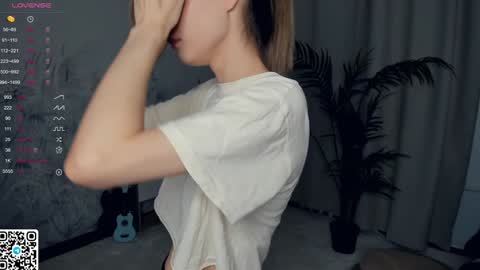 Mikky online show from December 8, 8:04 pm