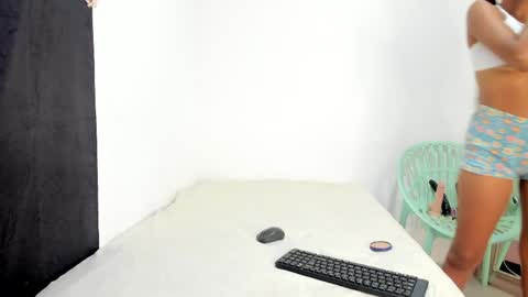 Vicky  online show from April 6, 5:52 am