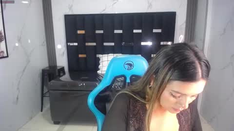 Victoria Arenas online show from October 20, 8:45 pm
