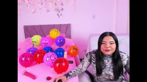 victoria_16_ online show from December 3, 5:43 am