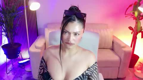 victoria online show from January 7, 5:49 pm