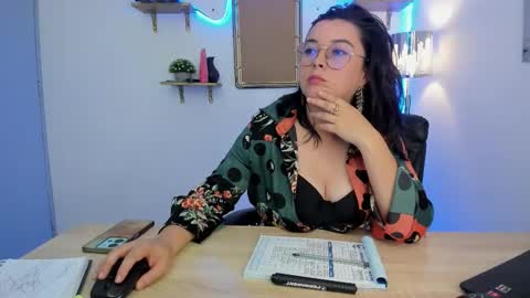 Victoria - You can call me Vicky online show from January 13, 12:53 pm