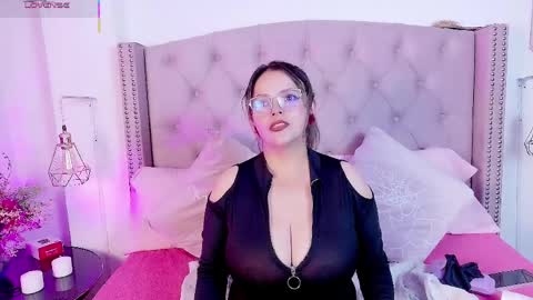 victoria_cherry_ online show from April 9, 11:04 am