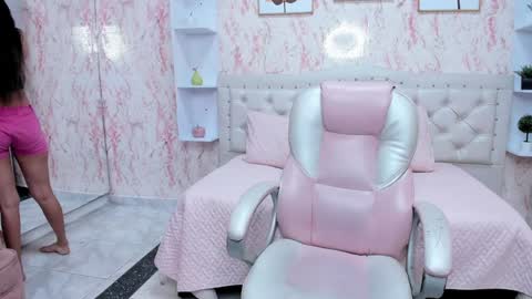 Victoria Houston  online show from January 10, 3:39 am