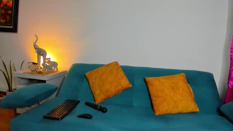 Victoria  online show from January 18, 11:01 pm