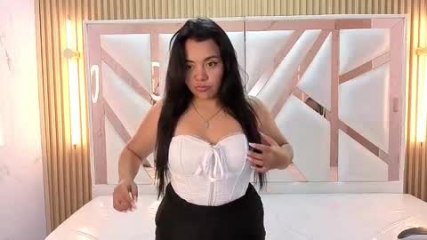 Victoria Jones online show from December 2, 2:52 pm