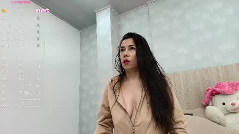 victoria_pachon online show from July 18, 9:56 am