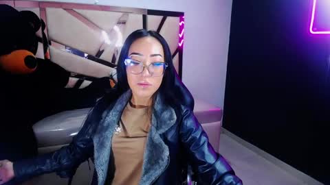 Snapshot of victoria_ricci_a chatting on March 1, 4:44 pm Victoria online show from March 1, 4:44 pm
