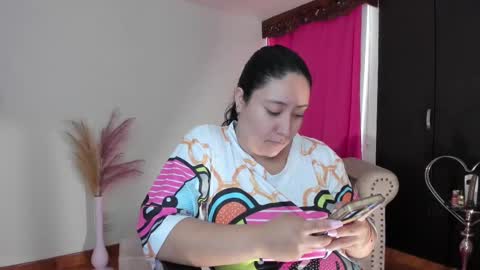 Victoria Silva online show from March 4, 2:10 pm