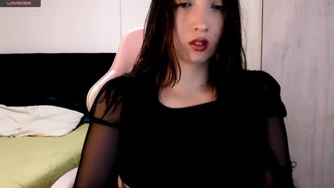 Snapshot of victoria_smile_ chatting on January 5, 8:52 pm Victoria online show from January 5, 8:52 pm