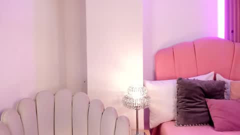 victoria  online show from November 22, 11:35 am