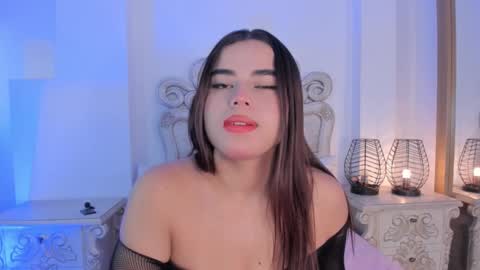 Snapshot of victoria_vallejo chatting on December 10, 11:32 am victoria online show from December 10, 11:32 am