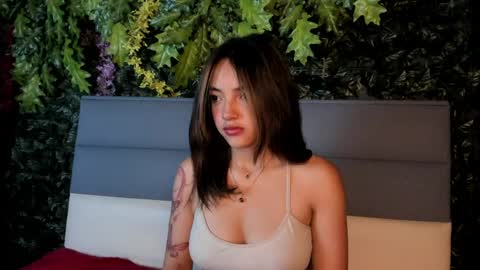 victoriaa2_doll online show from April 13, 11:44 am