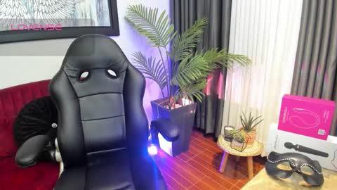 victoriapaker online show from March 11, 11:36 am