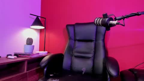 victoriazaenz online show from July 18, 2:04 am