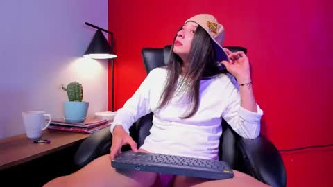 victoriazaenz online show from July 23, 1:58 am