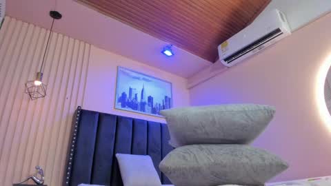 Viiolett online show from April 16, 8:19 pm