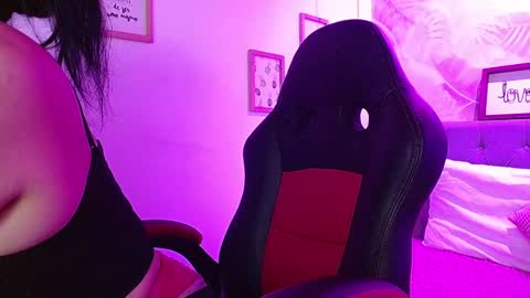 viioleta online show from February 6, 12:15 pm