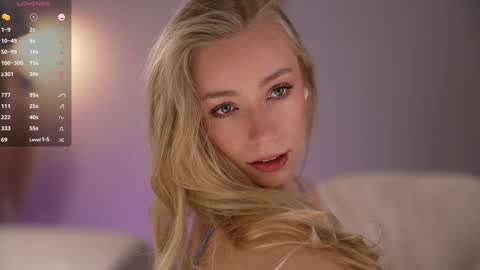 vika54784 online show from November 27, 1:19 am