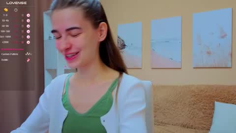 vikiberry online show from October 4, 10:10 am