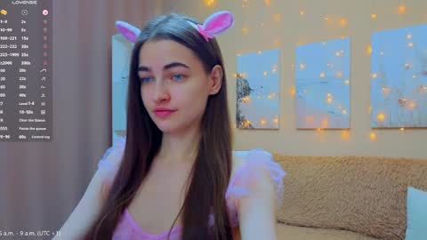 vikiberry online show from April 2, 5:05 am