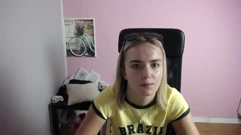 viktoria_lovely online show from July 10, 7:42 am