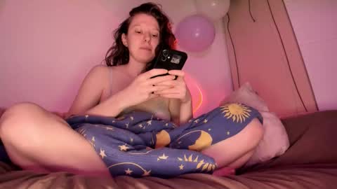 Vikky online show from November 6, 6:30 am