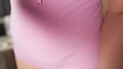 Snapshot of villanelle_l chatting on October 16, 12:19 pm Lana online show from October 16, 12:19 pm