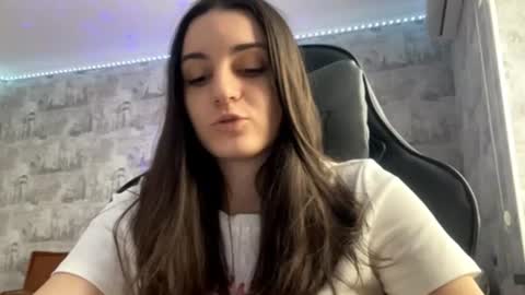 Ellie online show from August 4, 5:46 am