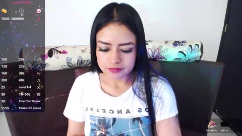 Snapshot of vio_let_ chatting on March 10, 7:07 pm Daniela online show from March 10, 7:07 pm