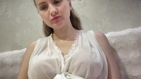 Snapshot of viola_1 chatting on September 24, 1:04 am Funny girl online show from September 24, 1:04 am