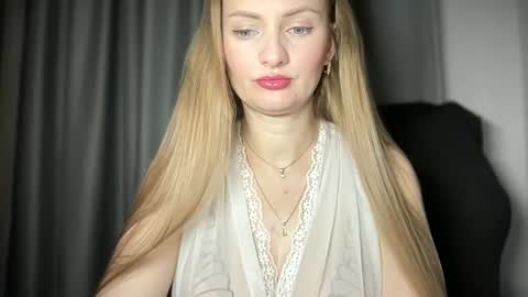 Snapshot of viola_1 chatting on January 31, 7:07 am Funny girl online show from January 31, 7:07 am
