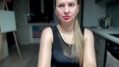 Snapshot of viola_1 chatting on January 12, 10:54 pm Funny girl online show from January 12, 10:54 pm