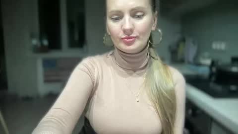 Snapshot of viola_1 chatting on March 8, 10:45 pm Funny girl online show from March 8, 10:45 pm