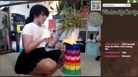 Snapshot of violentlycurly chatting on March 8, 11:18 pm Curly the Coin Operated Toy online show from March 8, 11:18 pm