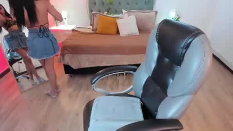 violet_anderson_ online show from July 29, 7:14 pm