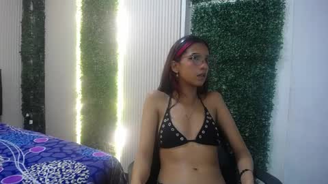 Violet online show from April 29, 2:09 pm