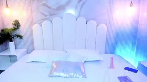 violet_lexi online show from July 18, 12:40 pm
