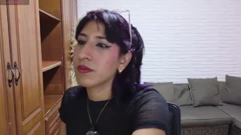 violet_rousse7 online show from May 26, 5:07 am