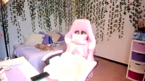 Snapshot of violeta_milleer chatting on October 15, 4:09 pm Violeta online show from October 15, 4:09 pm