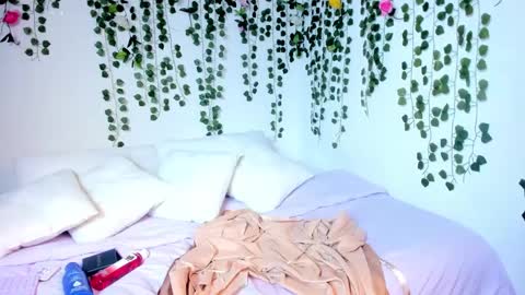 Snapshot of violeta_milleer chatting on February 13, 2:42 pm Violeta online show from February 13, 2:42 pm