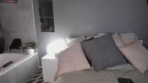 violetaa_moore online show from July 21, 12:17 pm