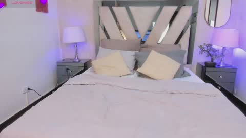 violetaa_moore online show from June 6, 11:27 am